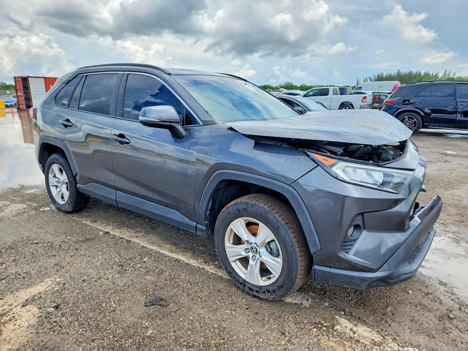 61550076 :رقم المزاد ، 2T3W1RFV2LC066078 vin ، 2020 Toyota Rav4 مزاد بيع