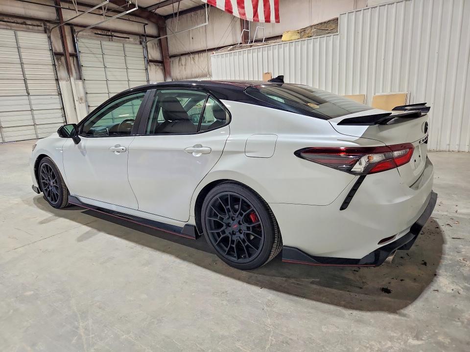 60878756 :رقم المزاد ، 4T1KZ1AK9NU066076 vin ، 2022 Toyota Camry مزاد بيع