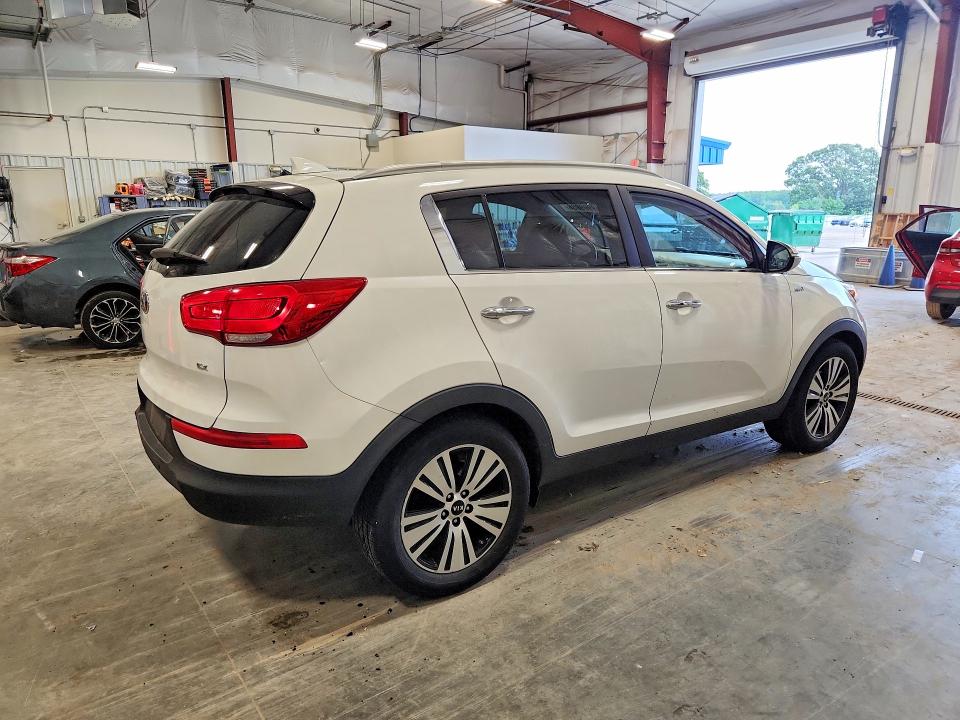 59909886 :رقم المزاد ، KNDPCCAC1G7861852 vin ، 2016 Kia Sportage مزاد بيع