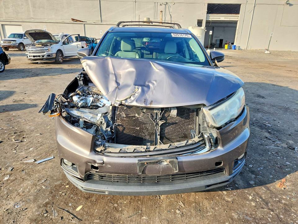 62016176 :رقم المزاد ، 5TDJKRFH4GS242829 vin ، 2016 Toyota Highlander مزاد بيع