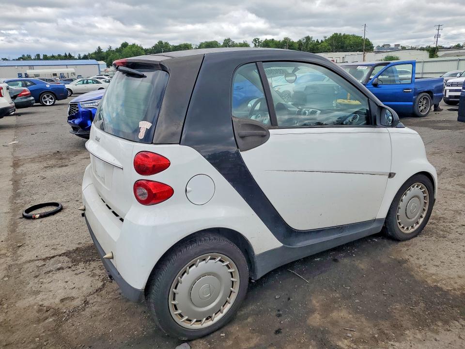 Aukcja sprzedaży 2011 Smart Fortwo, vin: WMEEJ3BA6BK439027, numer aukcji: 63243946