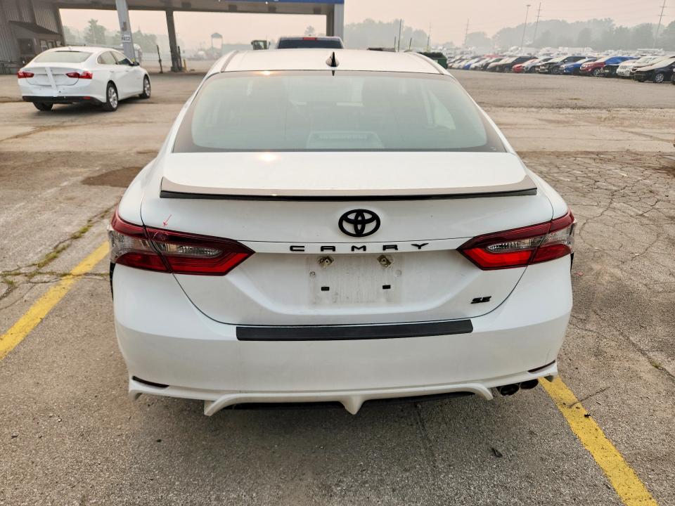 Auction sale of the 2021 Toyota Camry, vin: 4T1G11AK2MU451653, lot number: 61543986