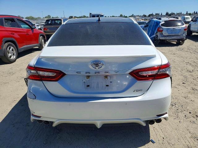 2018 Toyota Camry მანქანა იყიდება აუქციონზე, vin: 4T1B61HK0JU051331, აუქციონის ნომერი: 61055636