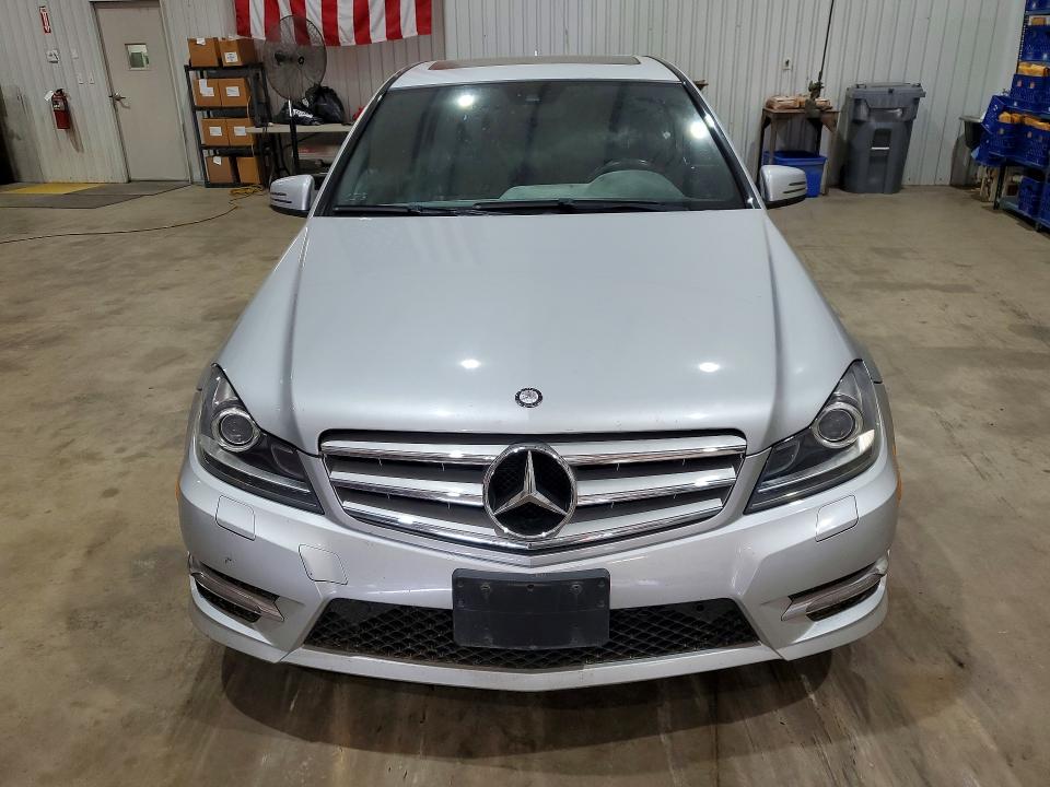 2013 Mercedes-benz C მანქანა იყიდება აუქციონზე, vin: WDDGF4HB7DR248974, აუქციონის ნომერი: 61532266