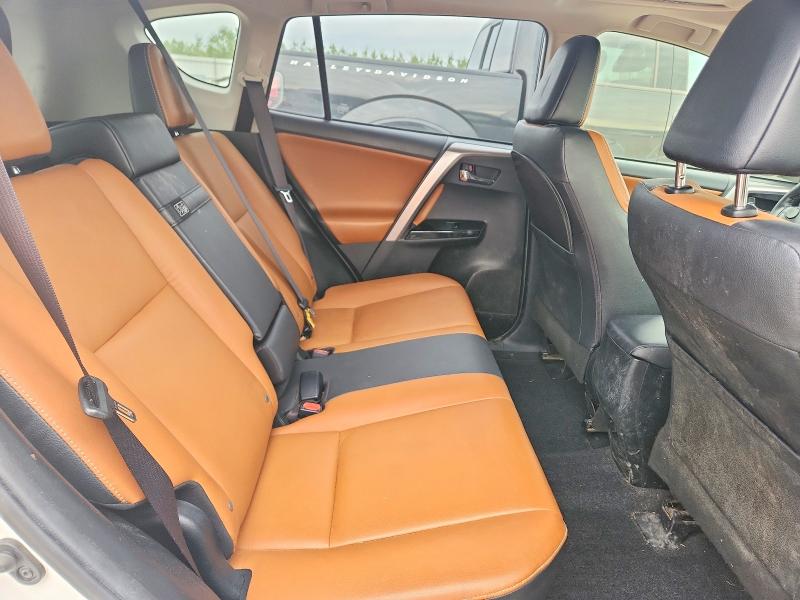62517376 :رقم المزاد ، JTMDJREV7JD248862 vin ، 2018 Toyota Rav4 Hv مزاد بيع