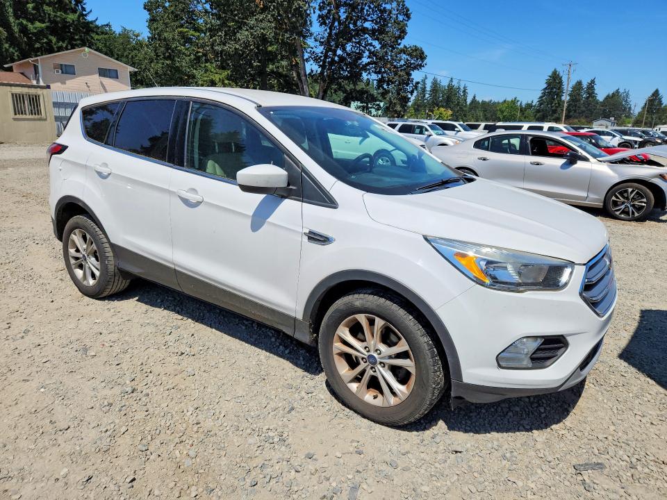 Продажа на аукционе авто 2017 Ford Escape, vin: 1FMCU0GD1HUA54630, номер лота: 60140386