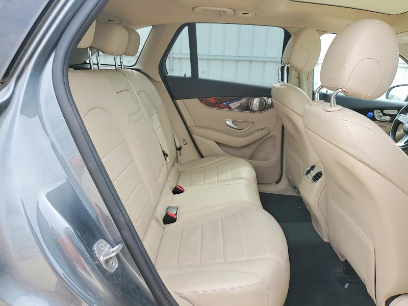 62074926 :رقم المزاد ، WDC0G4JB2HV008144 vin ، 2017 Mercedes-benz Glc مزاد بيع