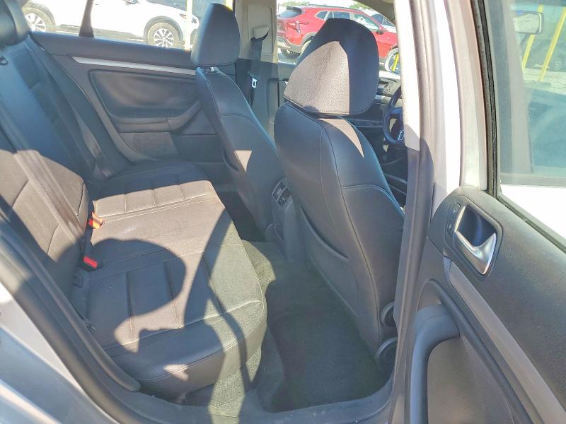 60478596 :رقم المزاد ، 3VWRX7AJ9AM164488 vin ، 2010 Volkswagen Jetta مزاد بيع