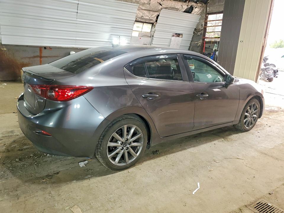 60777616 :رقم المزاد ، 3MZBN1V39JM252621 vin ، 2018 Mazda 3 مزاد بيع