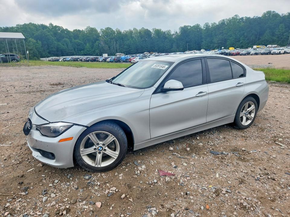 59391846 :رقم المزاد ، WBA3A5G5XDNP23076 vin ، 2013 Bmw 328 مزاد بيع