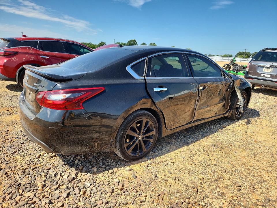 59704756 :رقم المزاد ، 1N4AL3AP4JC247844 vin ، 2018 Nissan Altima مزاد بيع