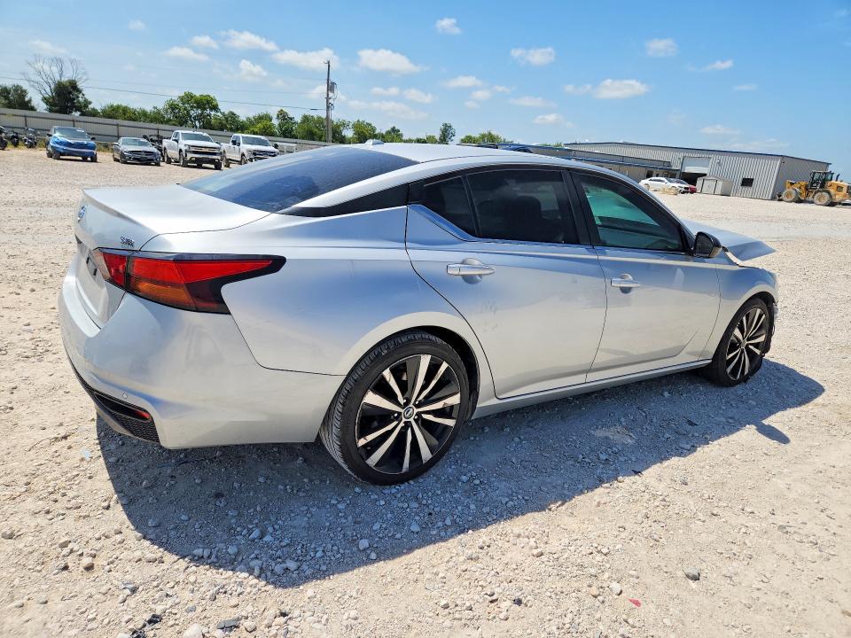 63415476 :رقم المزاد ، 1N4BL4CV5NN401932 vin ، 2022 Nissan Altima مزاد بيع