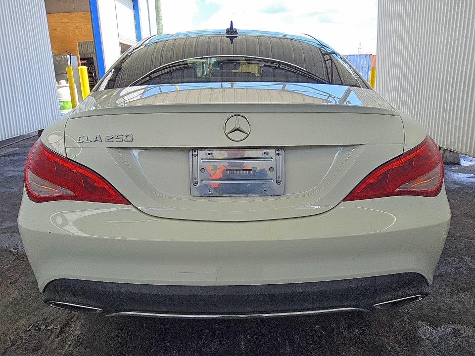 56980776 :رقم المزاد ، WDDSJ4EB2JN590526 vin ، 2018 Mercedes-benz Cla مزاد بيع
