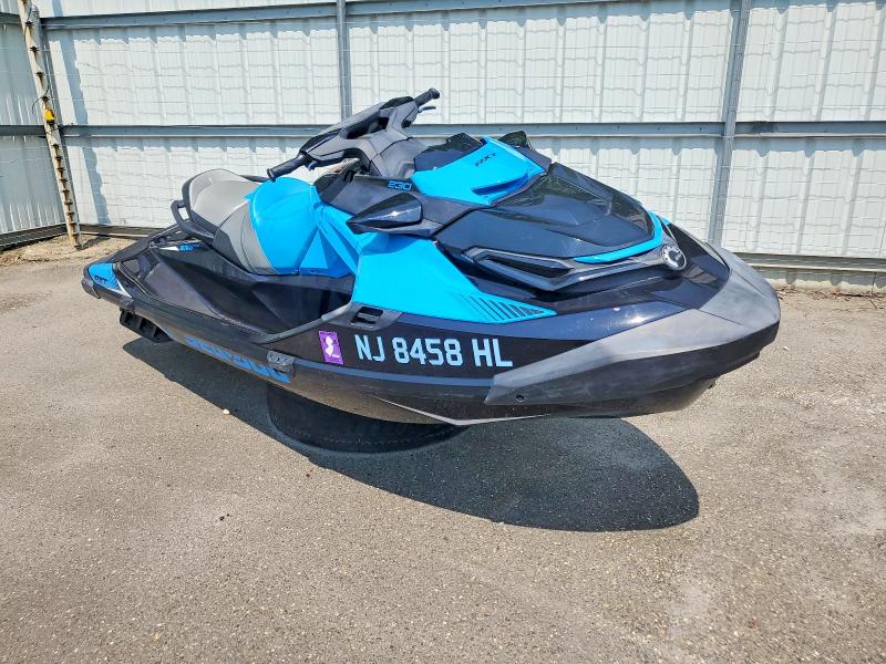 60620566 :رقم المزاد ، YDV03230K718 vin ، 2018 Sea Doo Rxt مزاد بيع