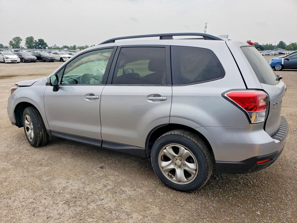 62122156 :رقم المزاد ، JF2SJEBC1JH571477 vin ، 2018 Subaru Forester مزاد بيع