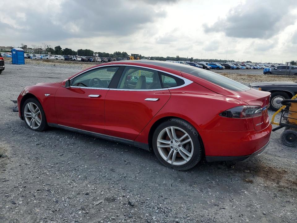 2014 Tesla Model S მანქანა იყიდება აუქციონზე, vin: 5YJSA1S16EFP50626, აუქციონის ნომერი: 62788856