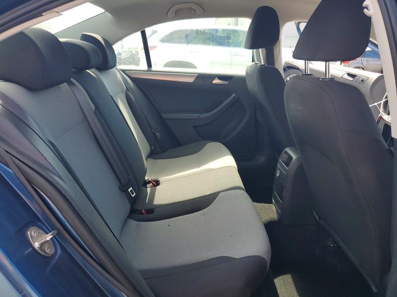 2017 Volkswagen Jetta მანქანა იყიდება აუქციონზე, vin: 3VW2B7AJ1HM318122, აუქციონის ნომერი: 61769236