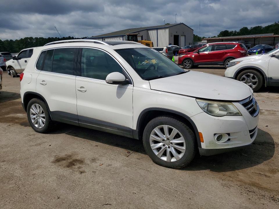 Продажа на аукционе авто 2010 Volkswagen Tiguan, vin: WVGBV7AX1AW503965, номер лота: 60822516