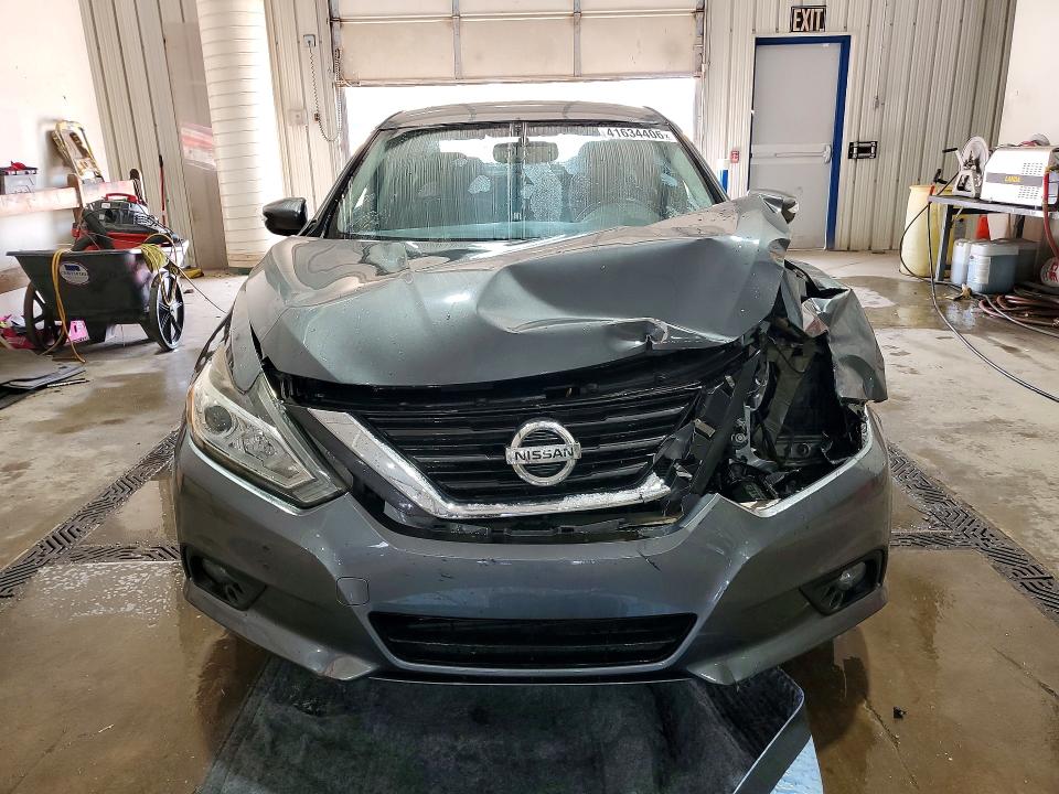 2017 Nissan Altima მანქანა იყიდება აუქციონზე, vin: 1N4AL3AP6HC140983, აუქციონის ნომერი: 41634406