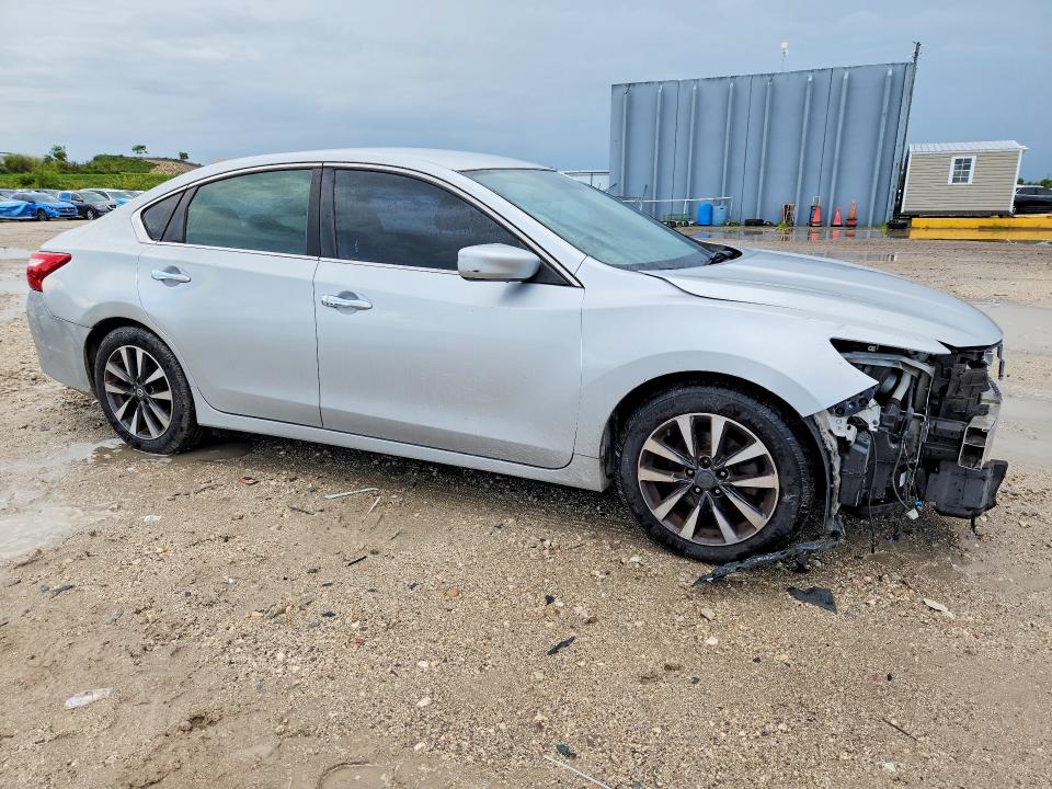 2017 Nissan Altima მანქანა იყიდება აუქციონზე, vin: 1N4AL3APXHC164543, აუქციონის ნომერი: 59861326