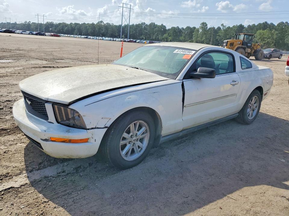 2005 Ford Mustang მანქანა იყიდება აუქციონზე, vin: 1ZVFT80N855139165, აუქციონის ნომერი: 61340286