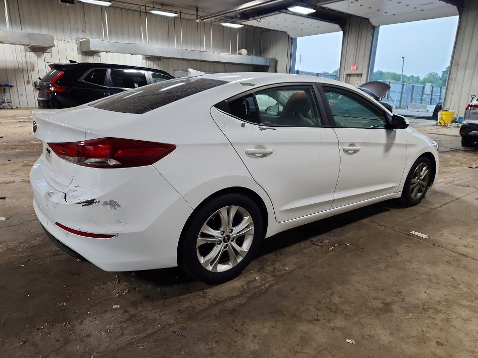 62602276 :رقم المزاد ، 5NPD84LF3HH188674 vin ، 2017 Hyundai Elantra مزاد بيع