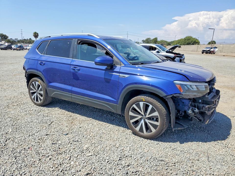 Продаж на аукціоні авто 2022 Volkswagen Taos, vin: 3VVLX7B24NM061115, номер лоту: 60868576
