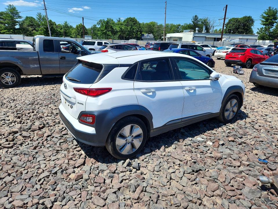 60925726 :رقم المزاد ، KM8K33AG3MU128756 vin ، 2021 Hyundai Kona مزاد بيع