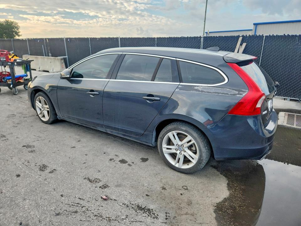 2015 Volvo V60 მანქანა იყიდება აუქციონზე, vin: YV126MEB2F1199574, აუქციონის ნომერი: 61361706