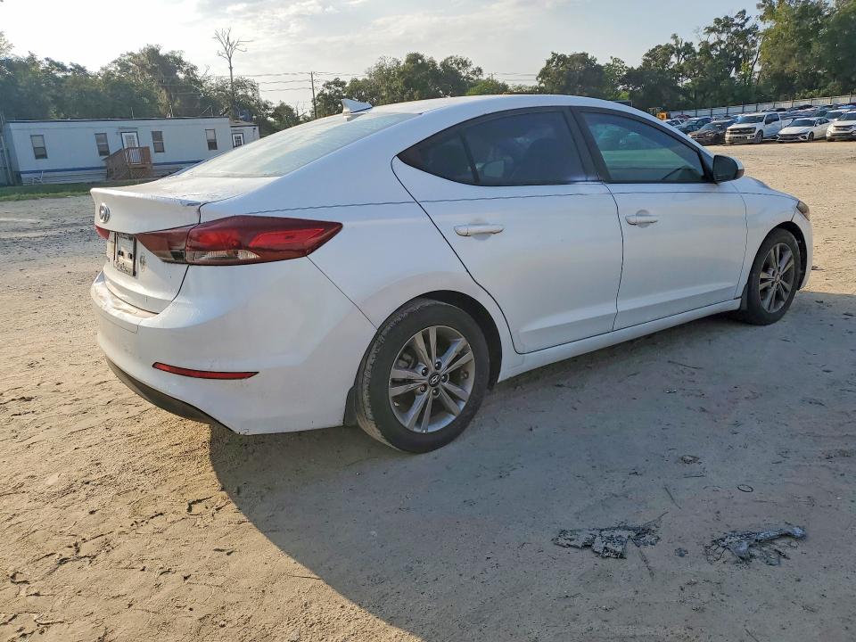 63405026 :رقم المزاد ، 5NPD84LF0JH341226 vin ، 2018 Hyundai Elantra مزاد بيع