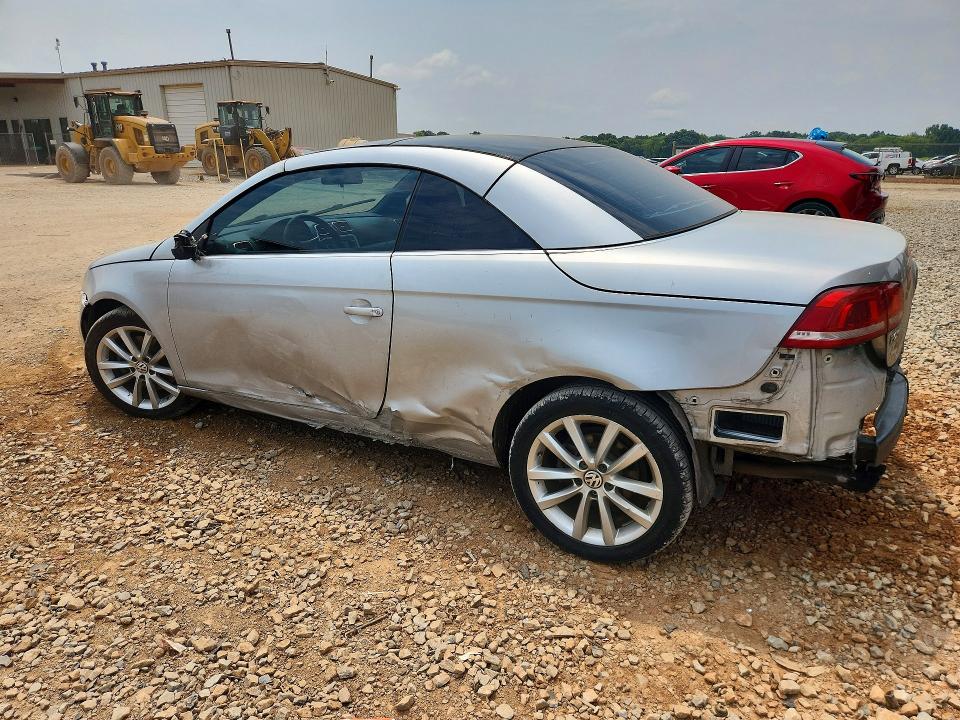 62811786 :رقم المزاد ، WVWBW8AHXFV002621 vin ، 2015 Volkswagen Eos مزاد بيع