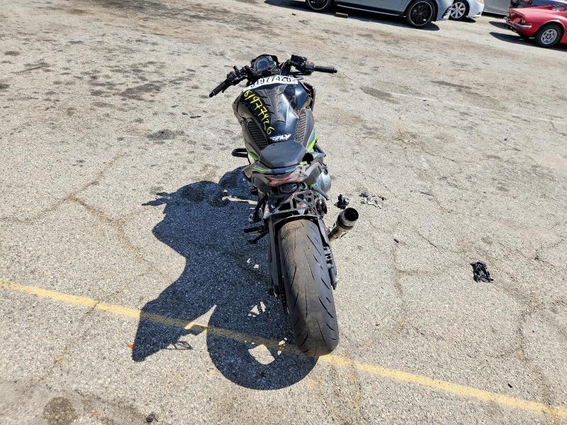 61977426 :رقم المزاد ، JKAZR2A10HDA17950 vin ، 2017 Kawasaki Z900 مزاد بيع