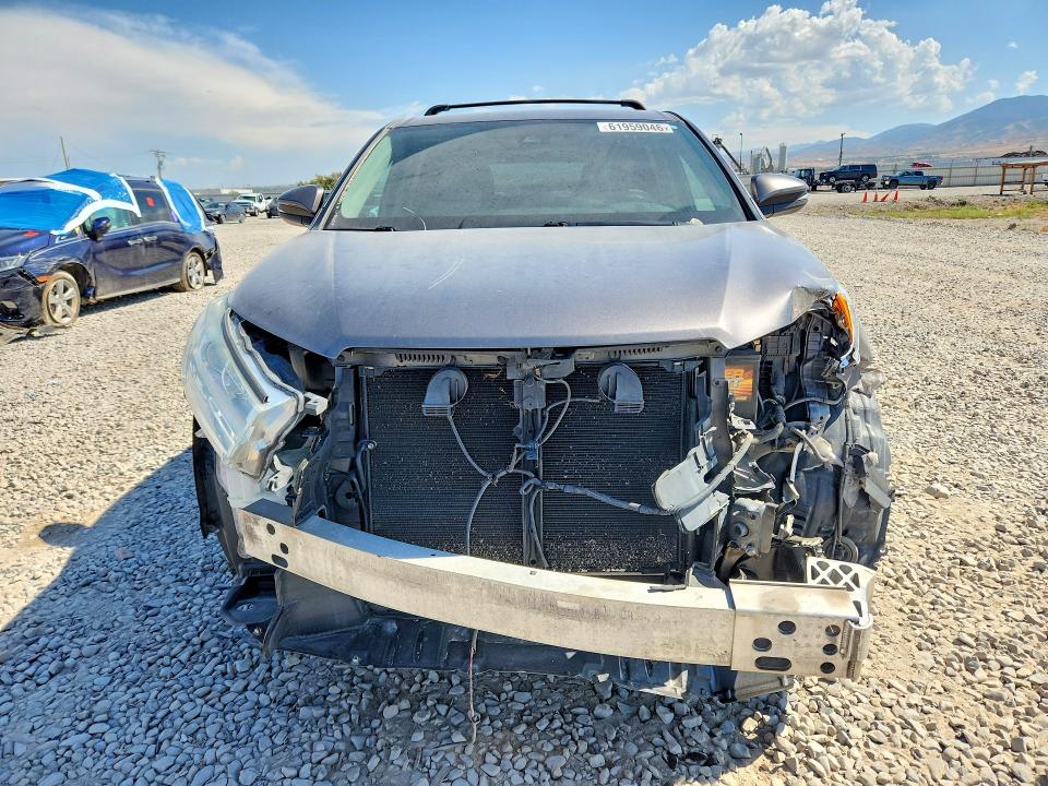2018 Toyota Highlander მანქანა იყიდება აუქციონზე, vin: 5TDBZRFH3JS499343, აუქციონის ნომერი: 61959046