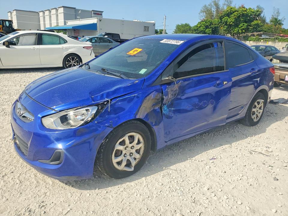 60872796 :رقم المزاد ، KMHCT4AE3DU529183 vin ، 2013 Hyundai Accent مزاد بيع