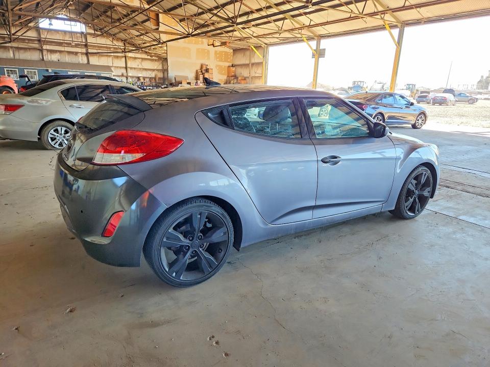 2015 Hyundai Veloster მანქანა იყიდება აუქციონზე, vin: KMHTC6AD8FU233453, აუქციონის ნომერი: 61820076