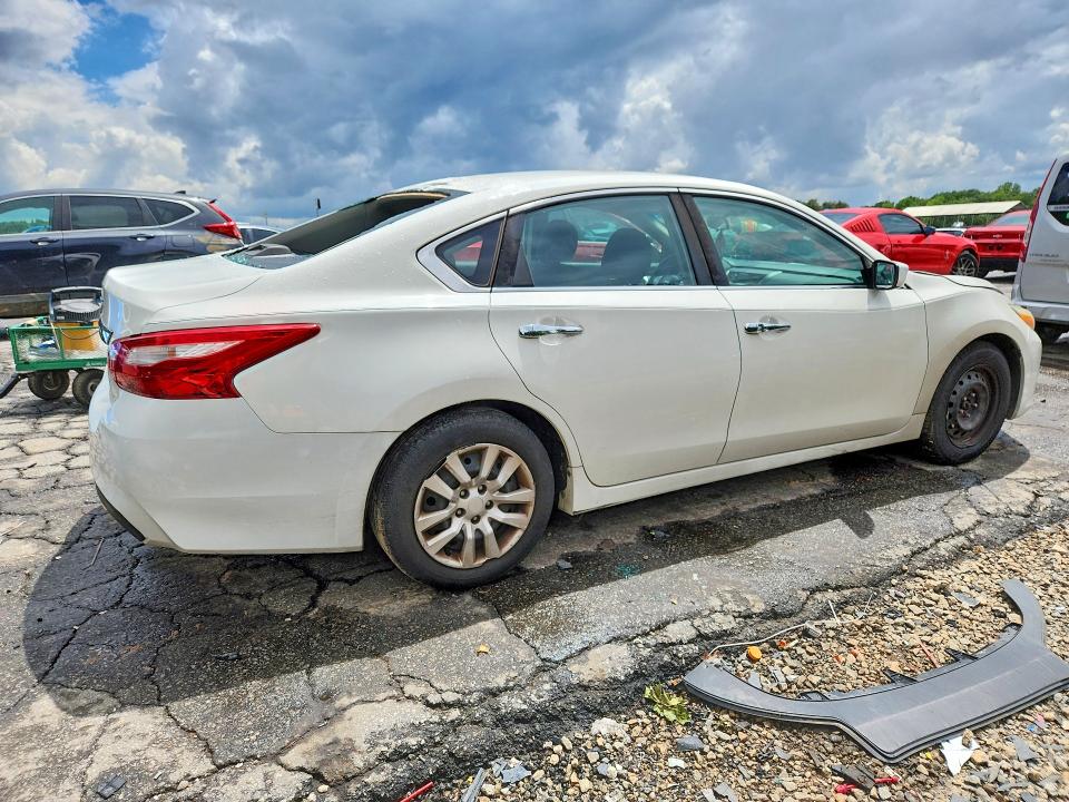 2016 Nissan Altima მანქანა იყიდება აუქციონზე, vin: 1N4AL3AP7GC137671, აუქციონის ნომერი: 61057846