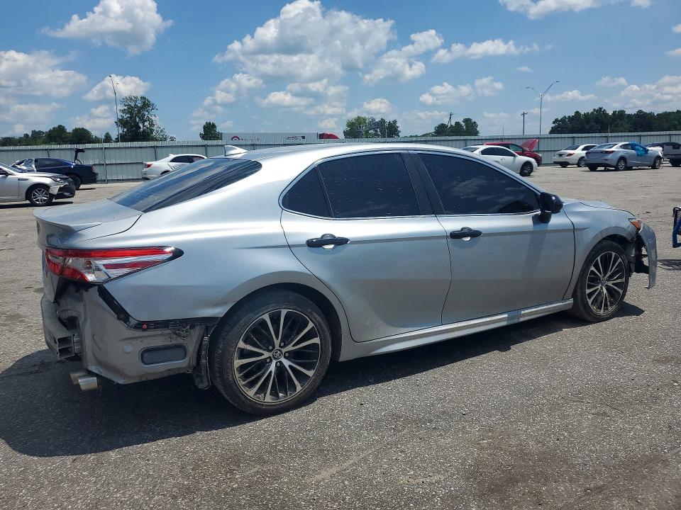 2020 Toyota Camry მანქანა იყიდება აუქციონზე, vin: 4T1G11AK9LU911082, აუქციონის ნომერი: 63059126