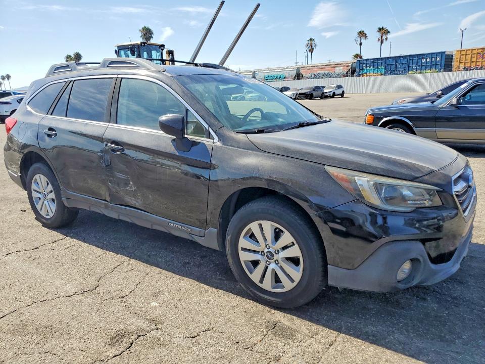 60394126 :رقم المزاد ، 4S4BSACC3J3385502 vin ، 2018 Subaru Outback مزاد بيع