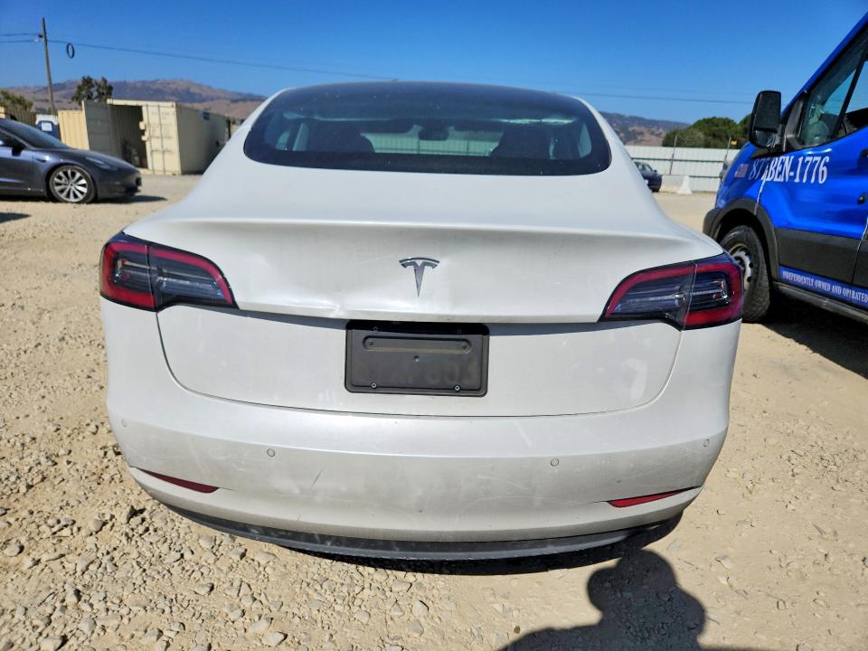 61835816 :رقم المزاد ، 5YJ3E1EA3MF074798 vin ، 2021 Tesla Model 3 مزاد بيع