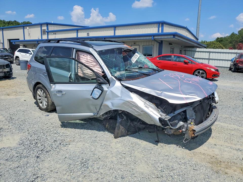 2013 Subaru Forester მანქანა იყიდება აუქციონზე, vin: JF2SHADC0DH443818, აუქციონის ნომერი: 61115316