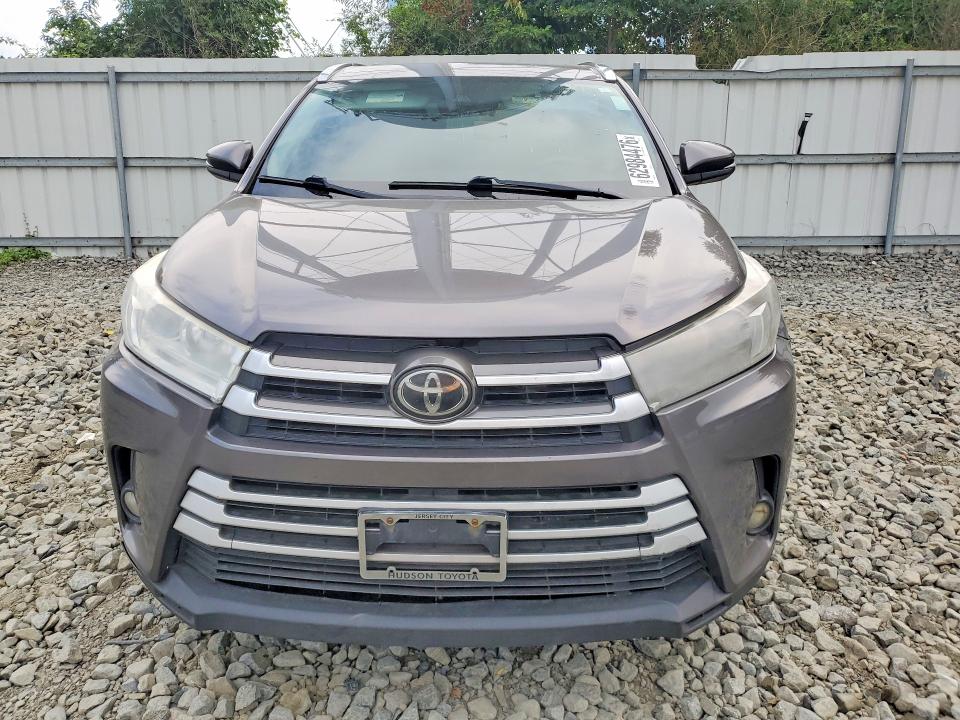 62984476 :رقم المزاد ، 5TDJZRFH4HS415407 vin ، 2017 Toyota Highlander مزاد بيع
