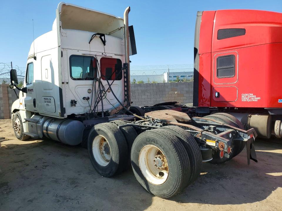 Продажа на аукционе авто 2011 Freightliner Cascadia, vin: 1FUJGLDR3BSBD7281, номер лота: 62967646