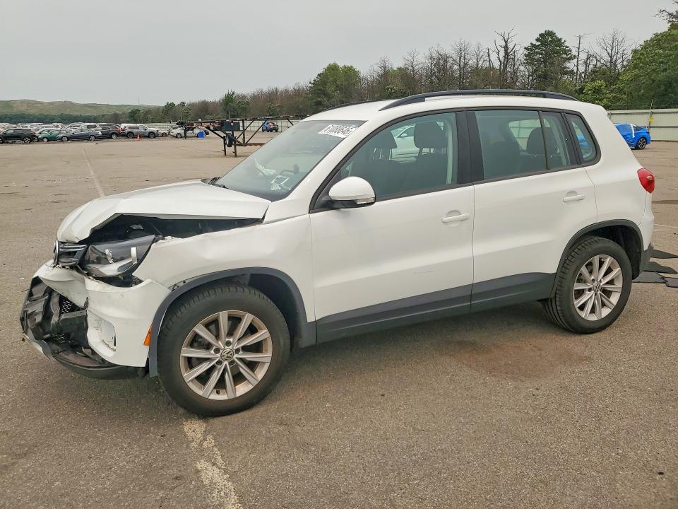 61088646 :رقم المزاد ، WVGBV7AX5HK043727 vin ، 2017 Volkswagen Tiguan مزاد بيع
