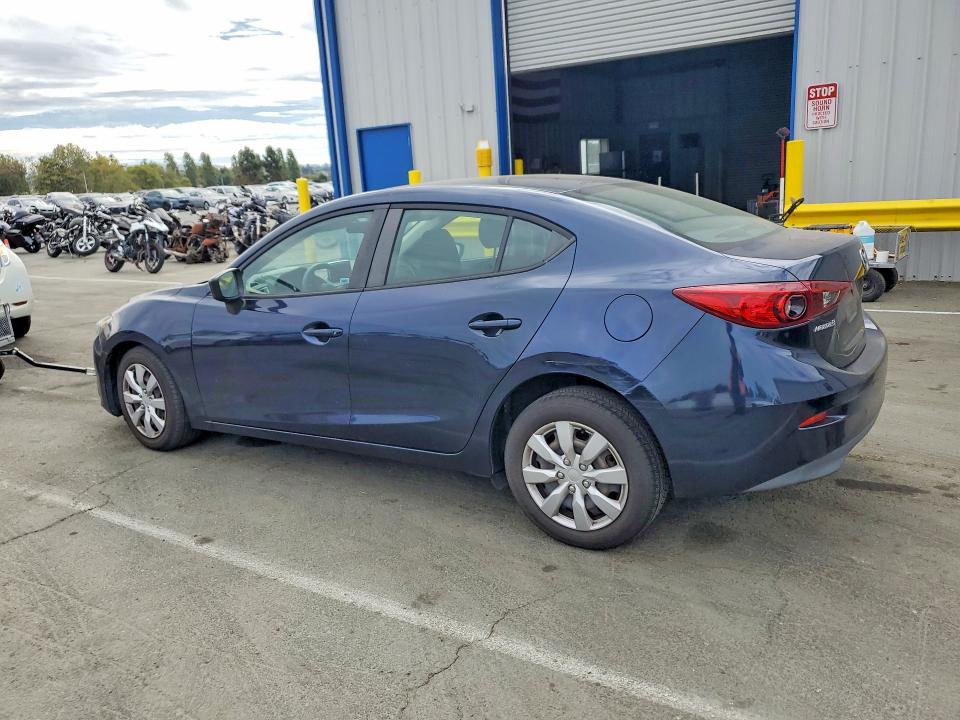 61808246 :رقم المزاد ، 3MZBM1U79FM229242 vin ، 2015 Mazda 3 مزاد بيع