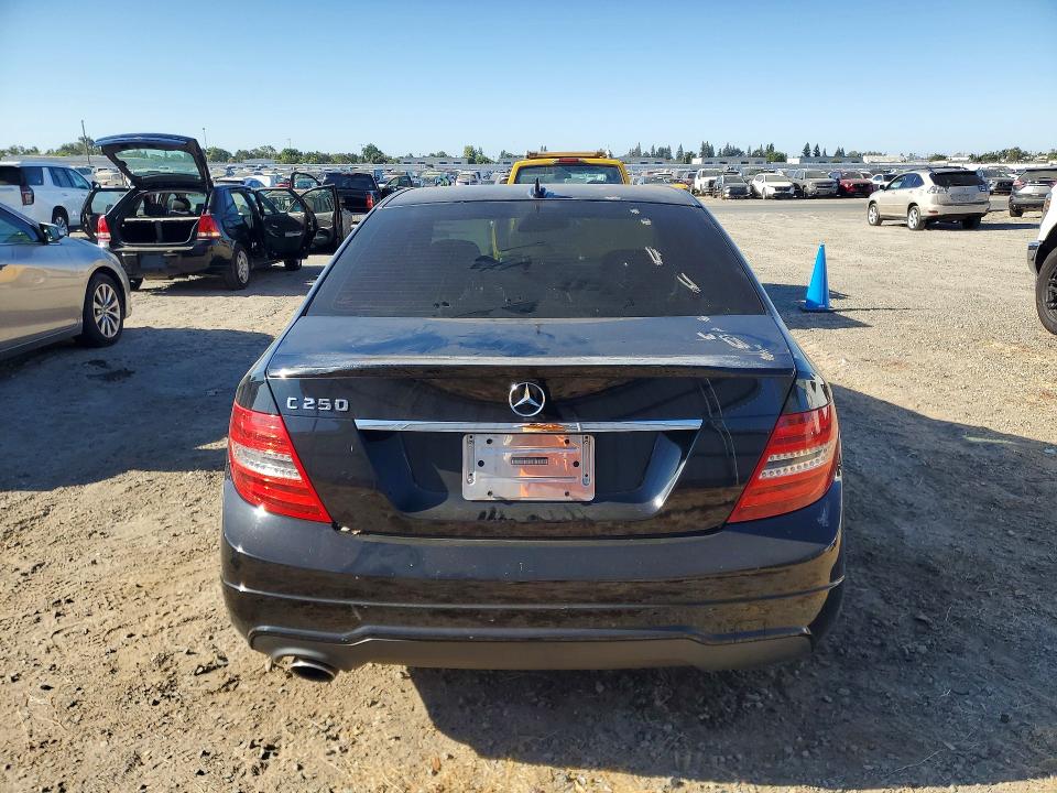 2013 Mercedes-benz C მანქანა იყიდება აუქციონზე, vin: WDDGF4HB2DA872826, აუქციონის ნომერი: 62664536