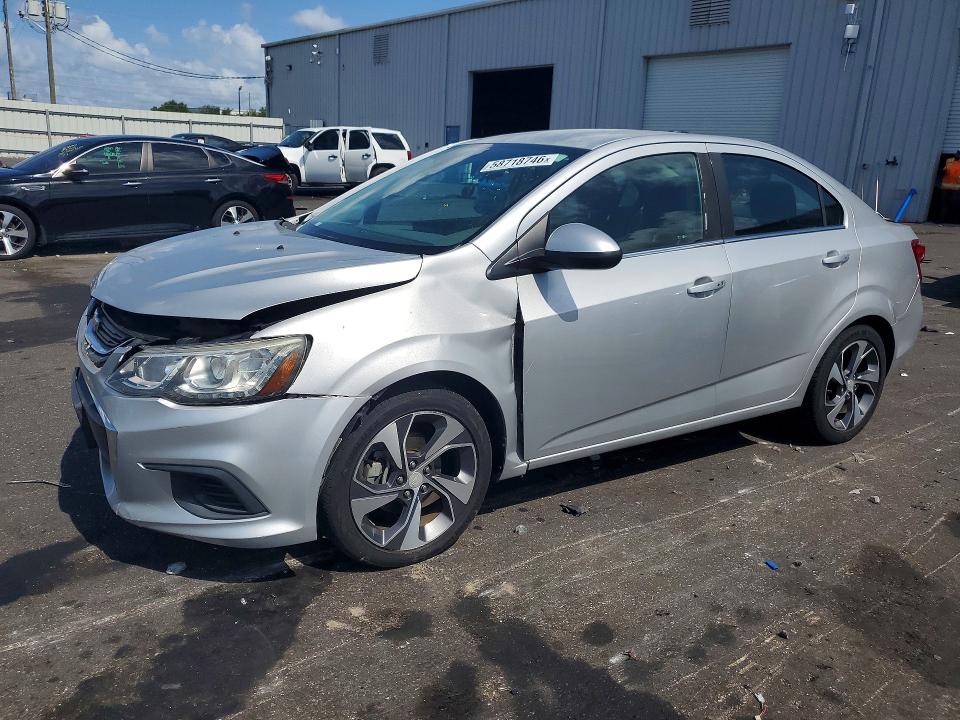 58718746 :رقم المزاد ، 1G1JF5SB2H4138702 vin ، 2017 Chevrolet Sonic مزاد بيع