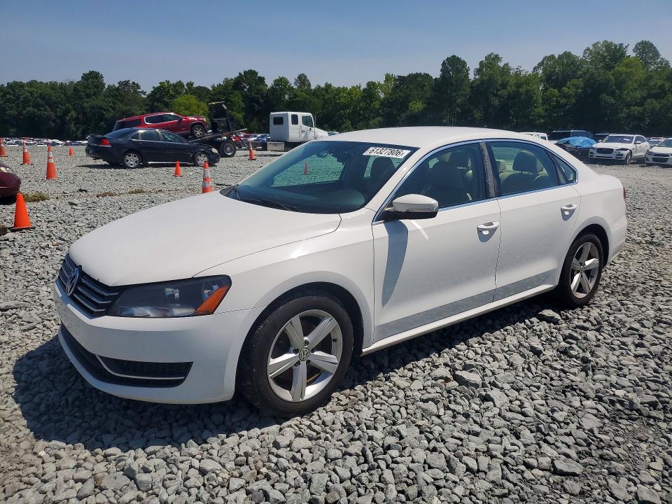 61327806 :رقم المزاد ، 1VWBS7A36FC013666 vin ، 2015 Volkswagen Passat مزاد بيع