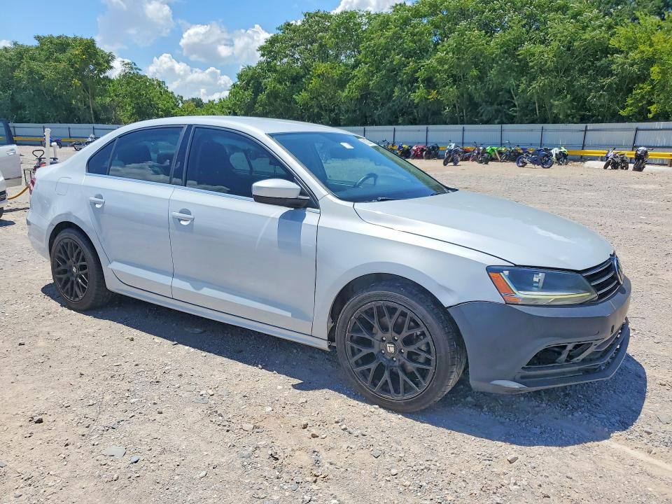 61032166 :رقم المزاد ، 3VW2B7AJ9HM350896 vin ، 2017 Volkswagen Jetta مزاد بيع