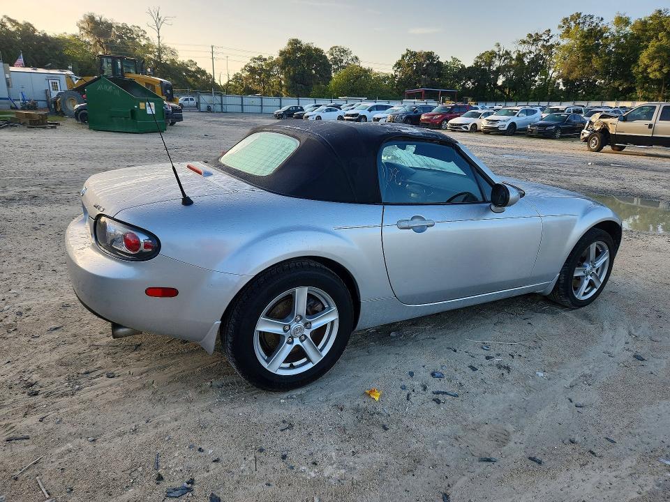 61905066 :رقم المزاد ، JM1NC25F860102645 vin ، 2006 Mazda Mx-5 Miata مزاد بيع