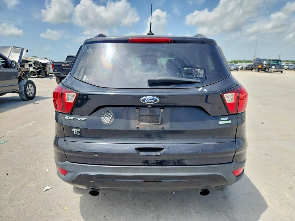 60823166 :رقم المزاد ، 1FMCU0GD8KUB07279 vin ، 2019 Ford Escape مزاد بيع